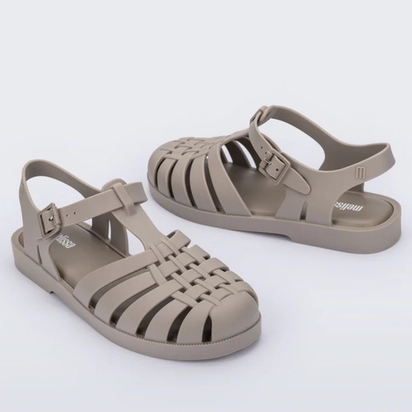 NIB Melissa Possession Fisher Jelly Sandals Gray Beige Sz 6 - Picture 1 of 14